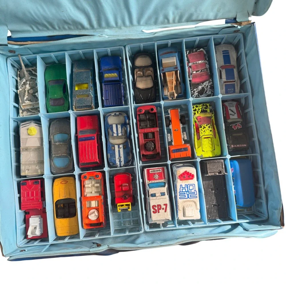 Vintage 1980 Matchbox Collector Case with 24 Diecast Cars Hot Wheels Lesney 48